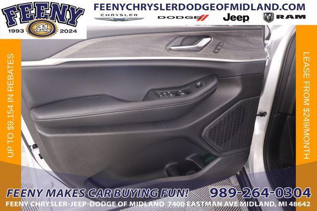 new 2025 Jeep Grand Cherokee car, priced at $41,170