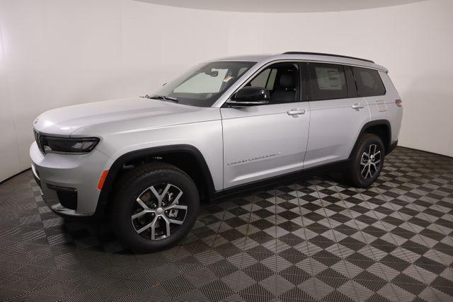 new 2025 Jeep Grand Cherokee L car, priced at $44,052
