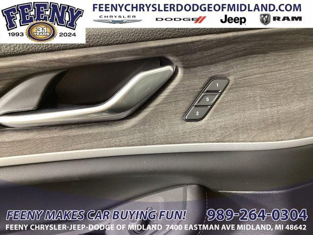new 2025 Jeep Grand Cherokee car, priced at $44,698