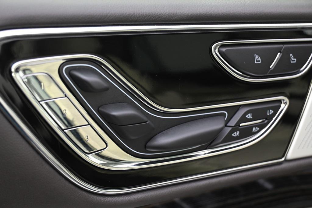 used 2024 Lincoln Navigator car, priced at $78,999