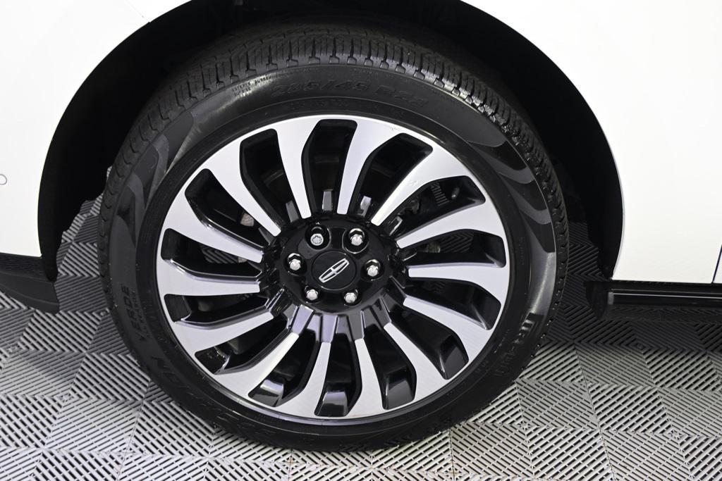used 2024 Lincoln Navigator car, priced at $78,999