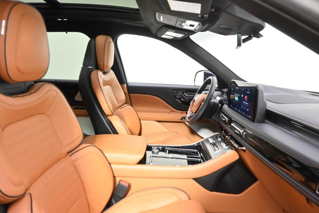 new 2025 Lincoln Aviator car, priced at $92,999