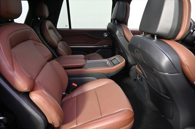 new 2025 Lincoln Navigator car, priced at $109,028