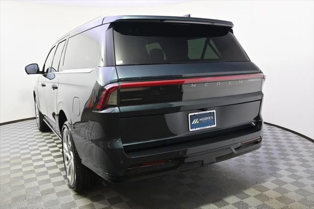 new 2025 Lincoln Navigator car, priced at $109,028