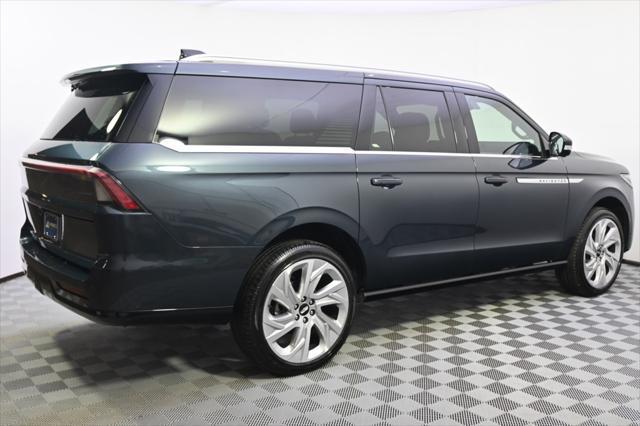 new 2025 Lincoln Navigator car, priced at $109,028
