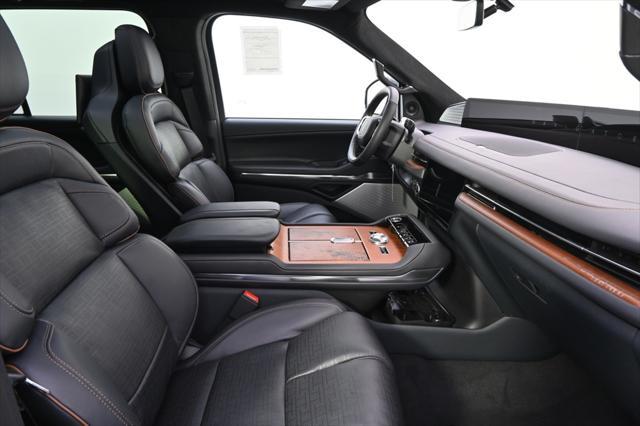 new 2025 Lincoln Navigator car, priced at $123,560