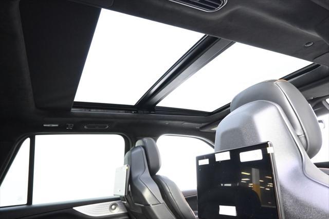 new 2025 Lincoln Navigator car, priced at $123,560