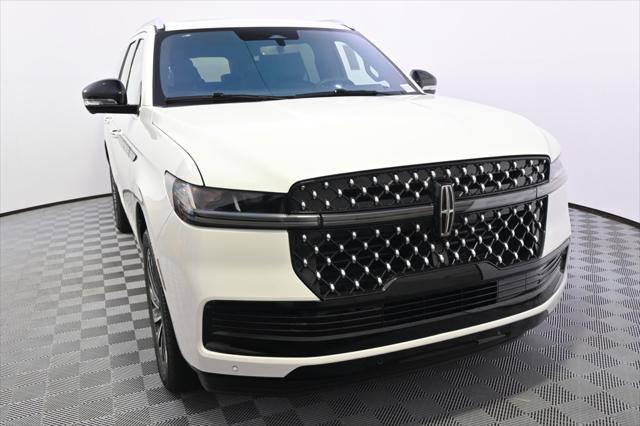 new 2025 Lincoln Navigator car, priced at $123,560