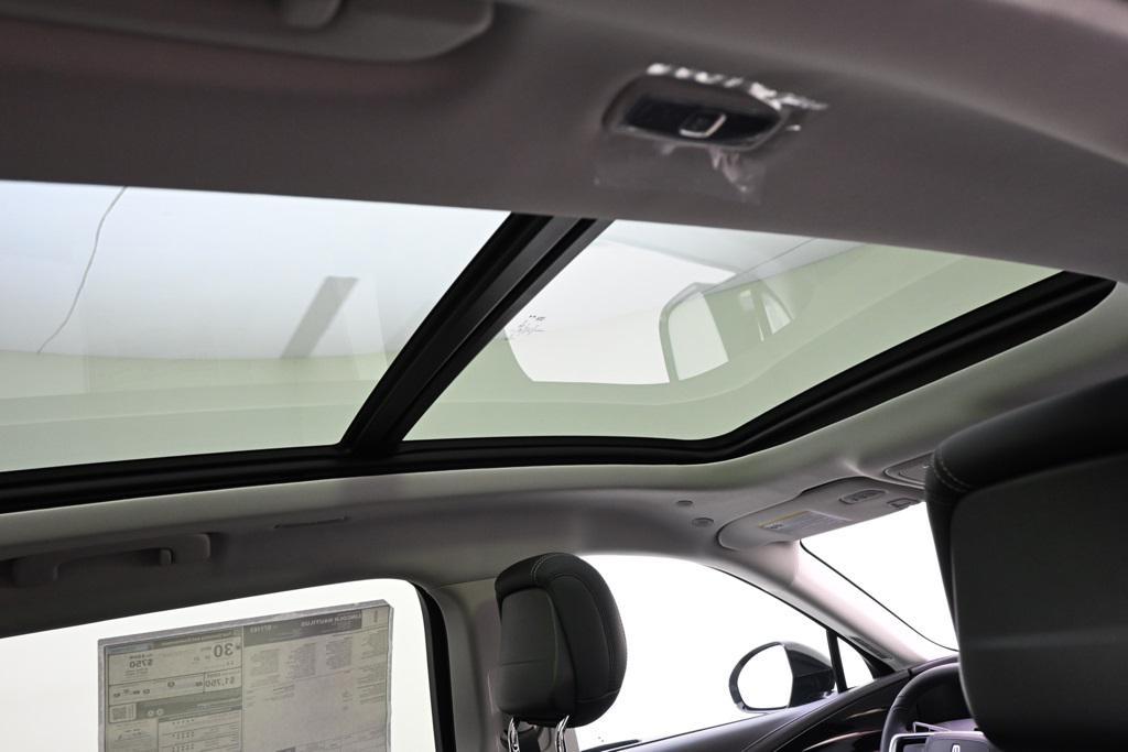 new 2025 Lincoln Nautilus car, priced at $67,042