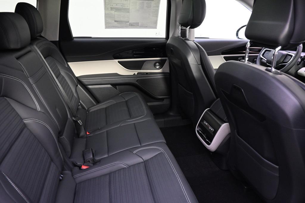 new 2025 Lincoln Nautilus car, priced at $67,042
