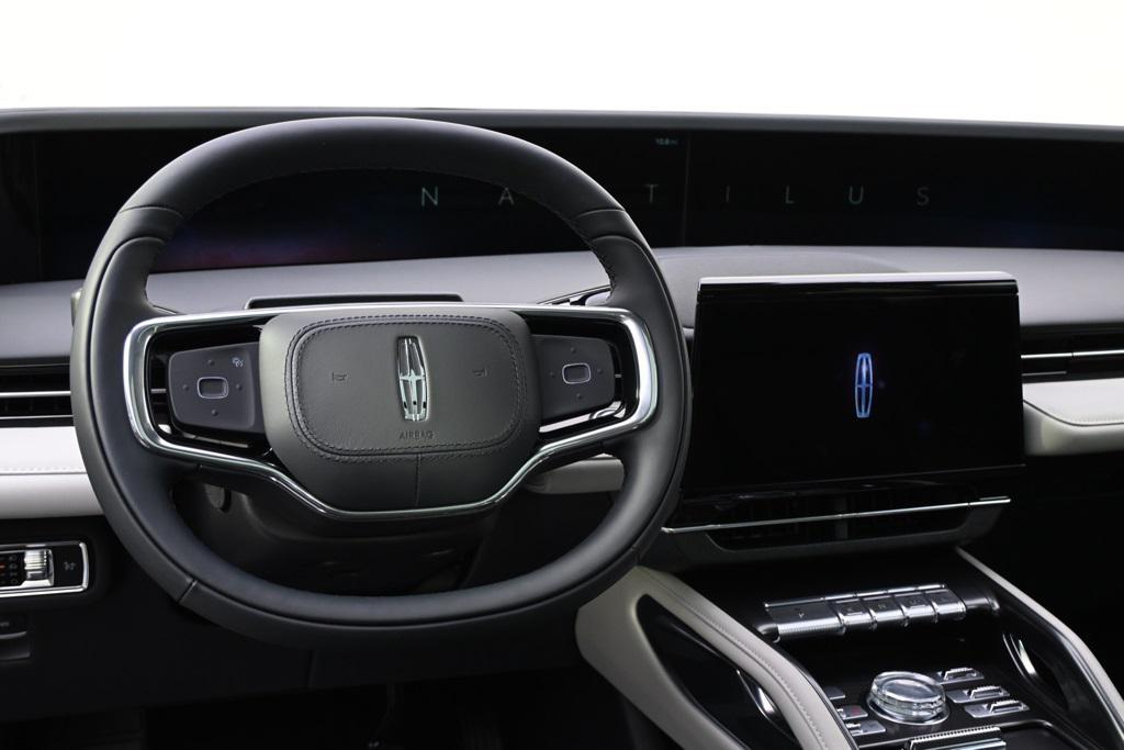 new 2025 Lincoln Nautilus car, priced at $67,042