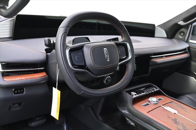 new 2025 Lincoln Navigator car, priced at $119,860