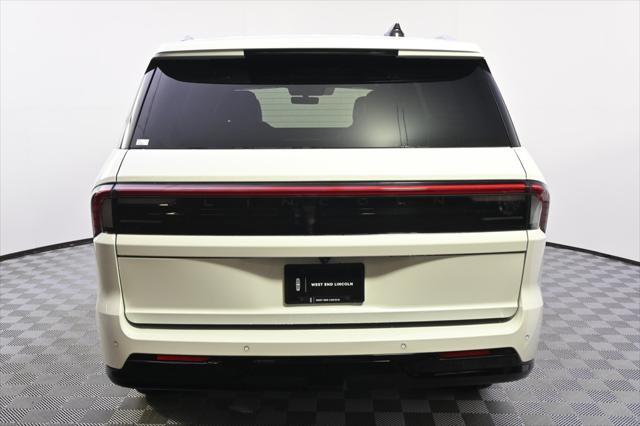 new 2025 Lincoln Navigator car, priced at $119,860