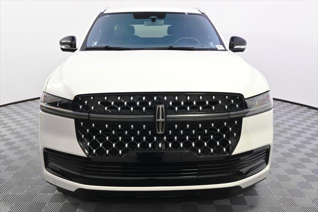 new 2025 Lincoln Navigator car, priced at $119,860