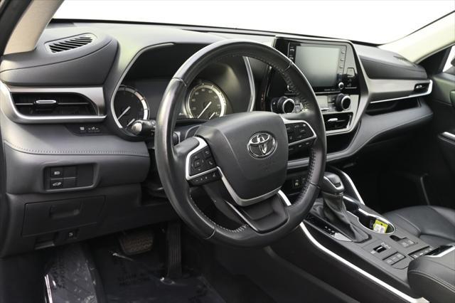 used 2022 Toyota Highlander car, priced at $36,999