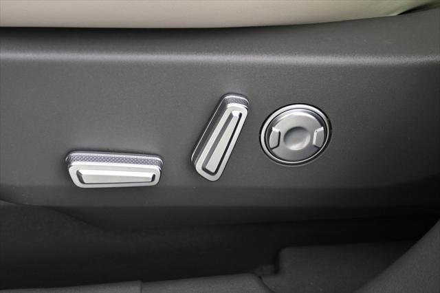 new 2025 Lincoln Nautilus car, priced at $63,999