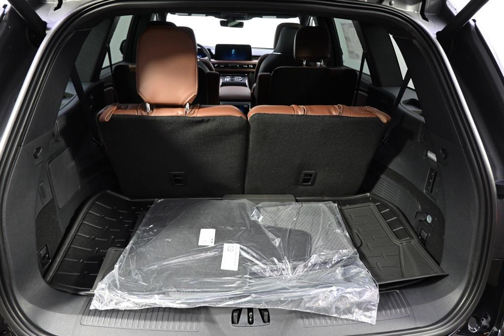 new 2025 Lincoln Aviator car, priced at $72,264