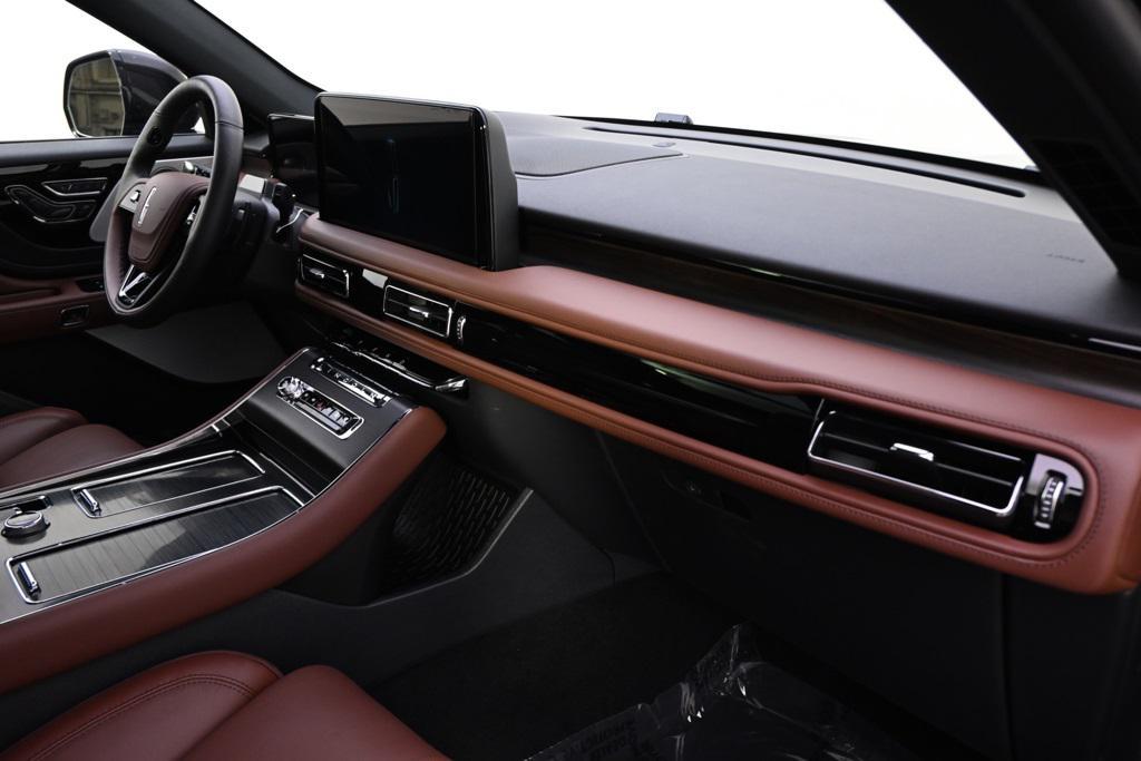 new 2025 Lincoln Aviator car, priced at $72,264