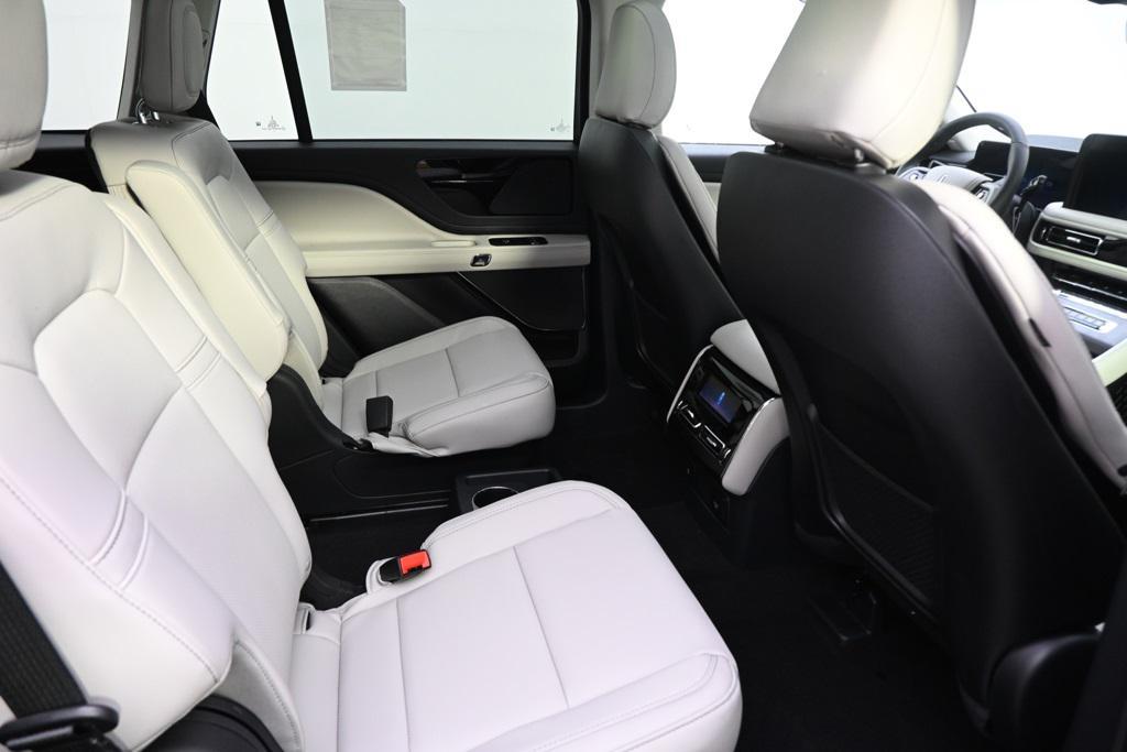 new 2025 Lincoln Aviator car, priced at $62,222