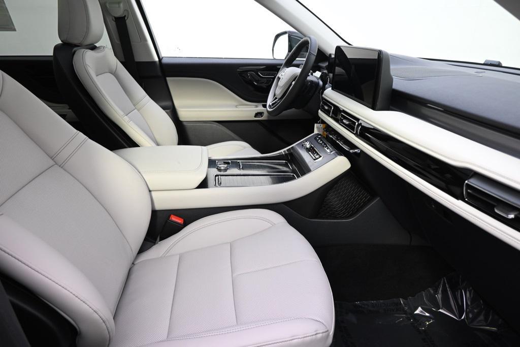 new 2025 Lincoln Aviator car, priced at $62,222