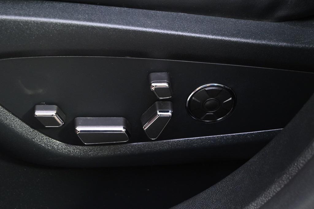 used 2020 Lincoln Nautilus car, priced at $23,555