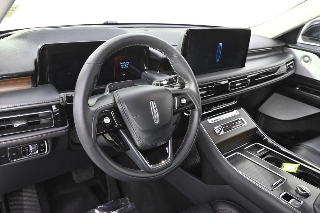 new 2025 Lincoln Aviator car, priced at $67,610