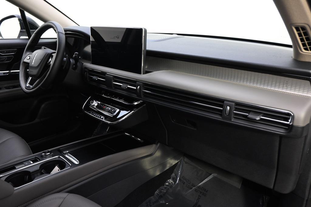 new 2025 Lincoln Corsair car, priced at $43,999