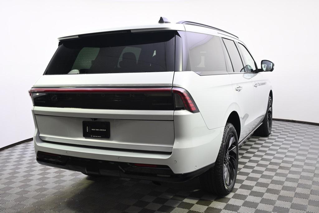 new 2025 Lincoln Navigator car, priced at $103,498
