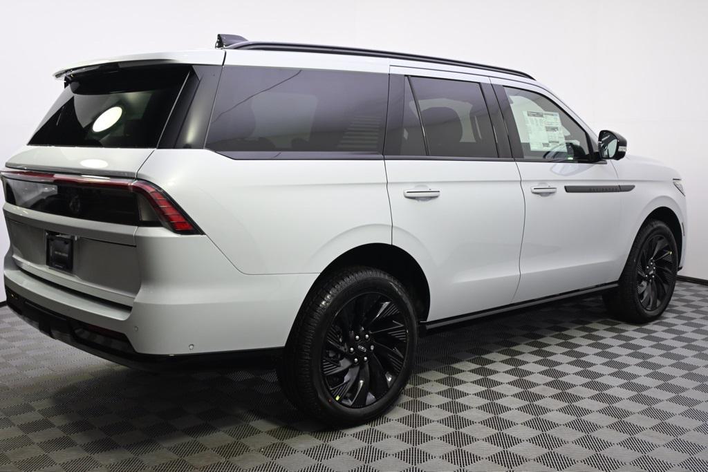 new 2025 Lincoln Navigator car, priced at $103,498