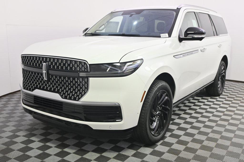 new 2025 Lincoln Navigator car, priced at $100,138
