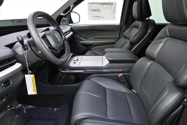 new 2025 Lincoln Navigator car, priced at $112,120