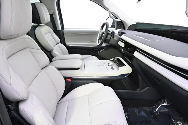 new 2025 Lincoln Navigator car, priced at $103,115