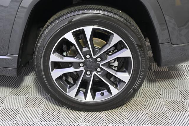 used 2022 Jeep Grand Cherokee car, priced at $37,555