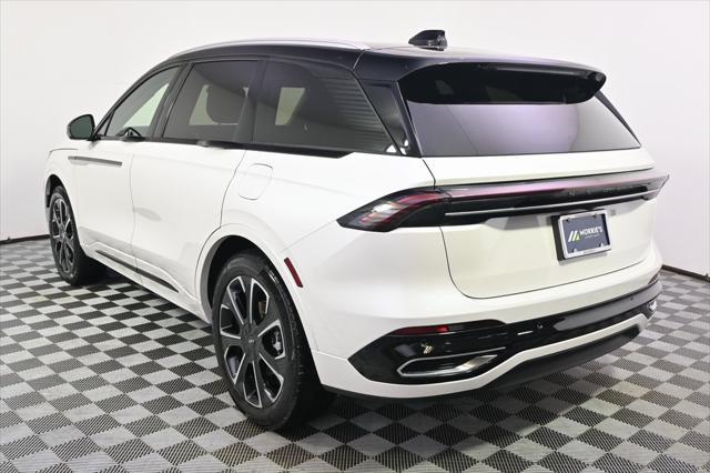 new 2025 Lincoln Nautilus car, priced at $57,403