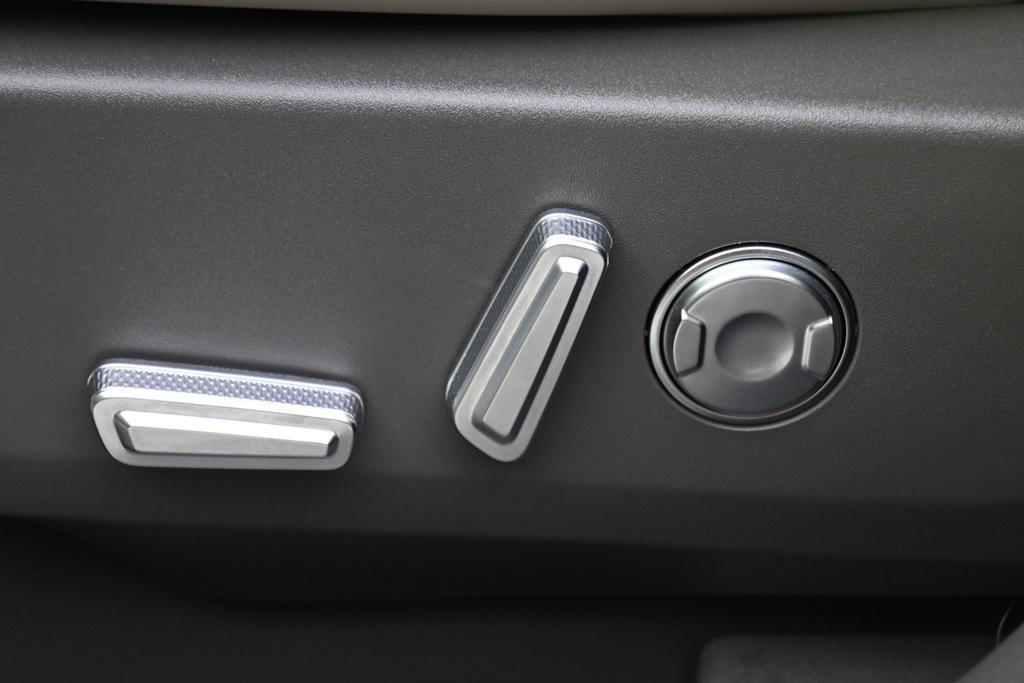 new 2025 Lincoln Nautilus car, priced at $58,999