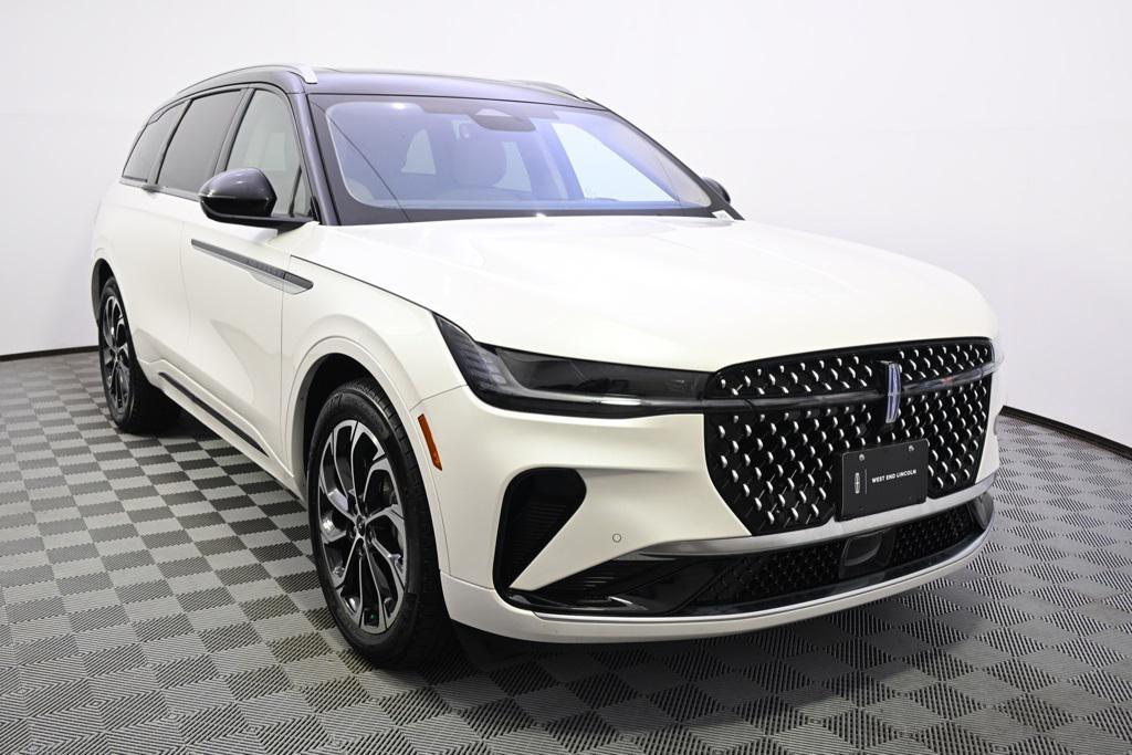 new 2025 Lincoln Nautilus car, priced at $58,999