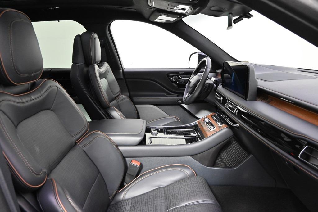 new 2025 Lincoln Aviator car, priced at $88,999