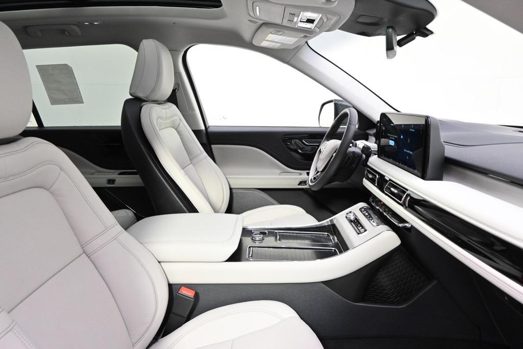 new 2025 Lincoln Aviator car, priced at $72,331