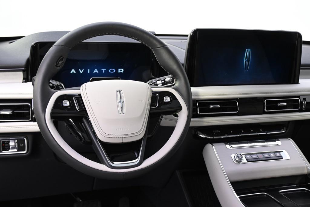 new 2025 Lincoln Aviator car, priced at $72,557