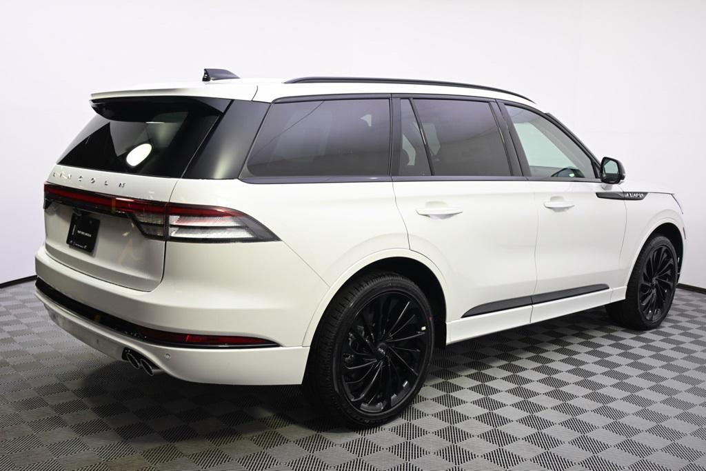 new 2025 Lincoln Aviator car, priced at $72,557