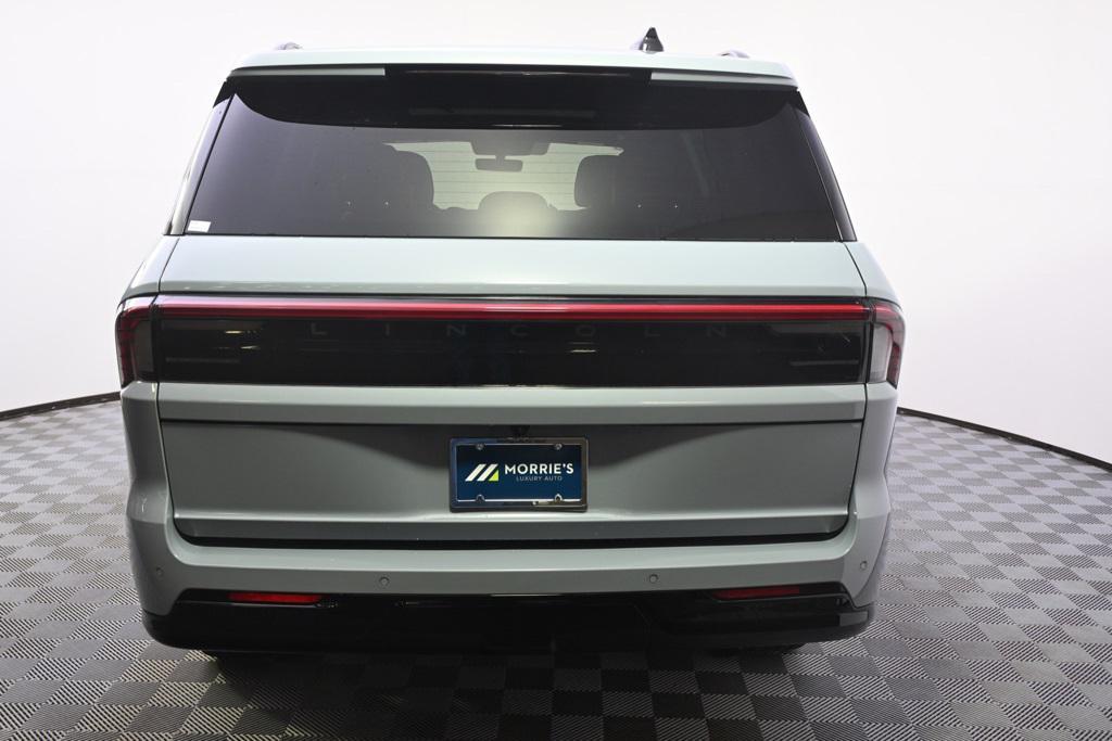 new 2025 Lincoln Navigator car, priced at $105,654