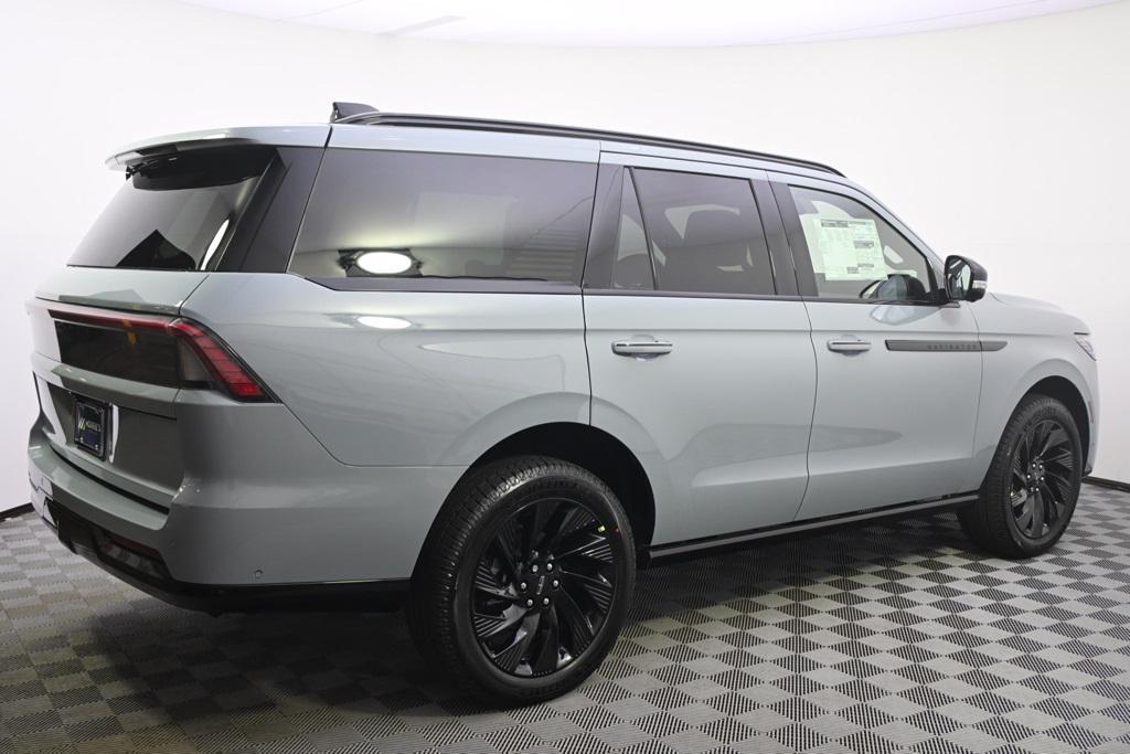 new 2025 Lincoln Navigator car, priced at $105,654