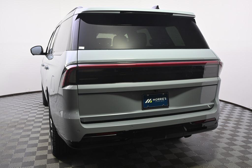 new 2025 Lincoln Navigator car, priced at $105,654