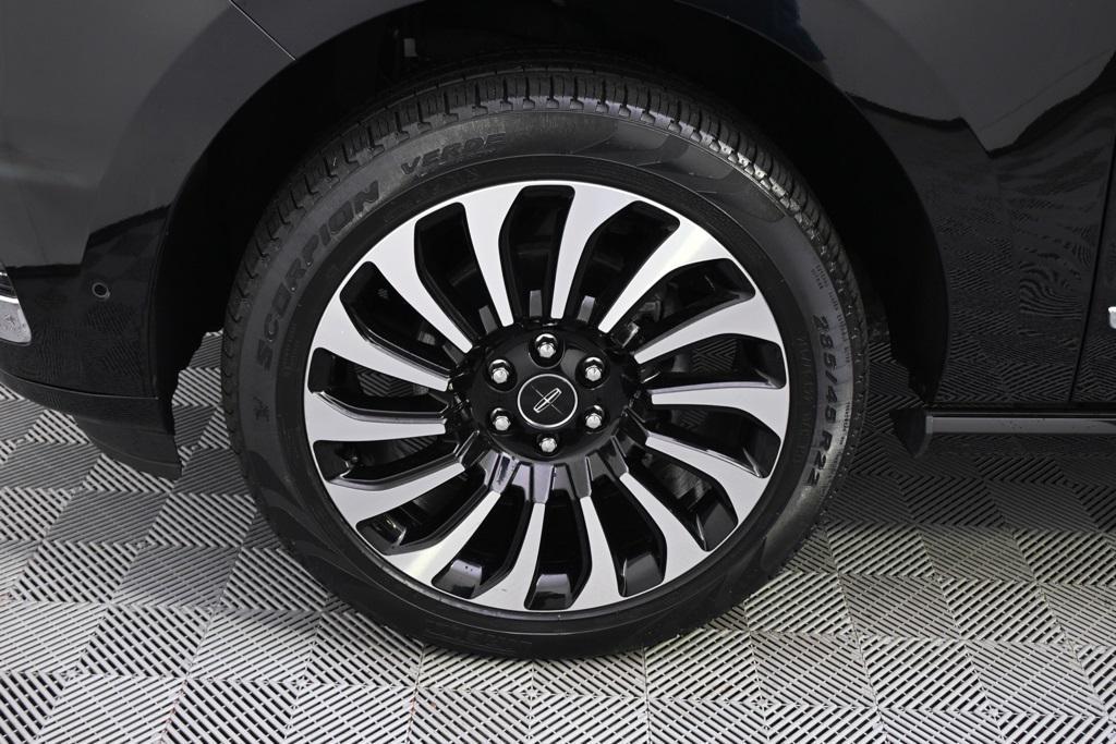 used 2022 Lincoln Navigator car, priced at $68,888