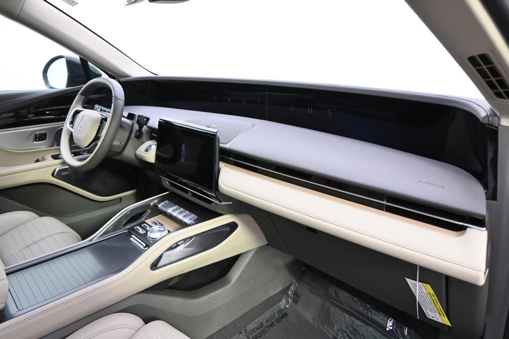 new 2025 Lincoln Nautilus car, priced at $66,293