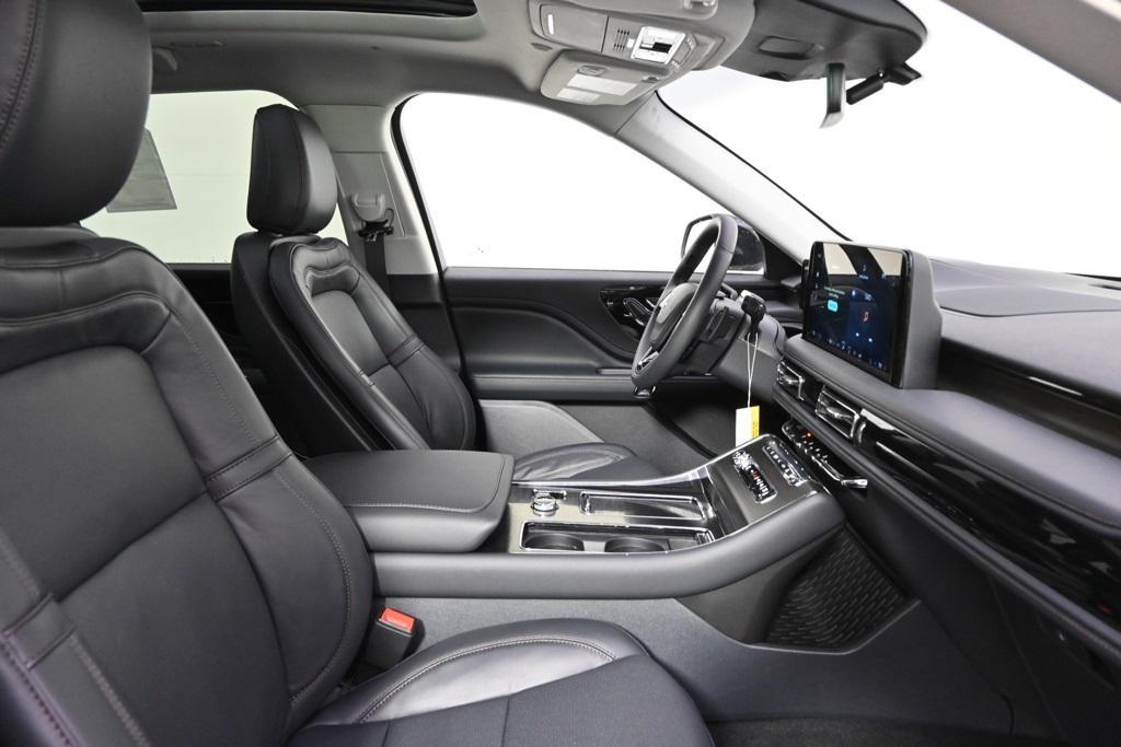 new 2025 Lincoln Aviator car, priced at $72,557