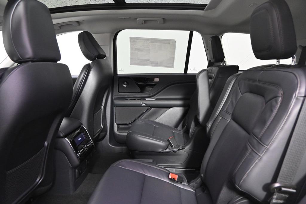 new 2025 Lincoln Aviator car, priced at $72,557