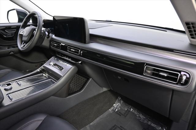 new 2025 Lincoln Aviator car, priced at $61,570