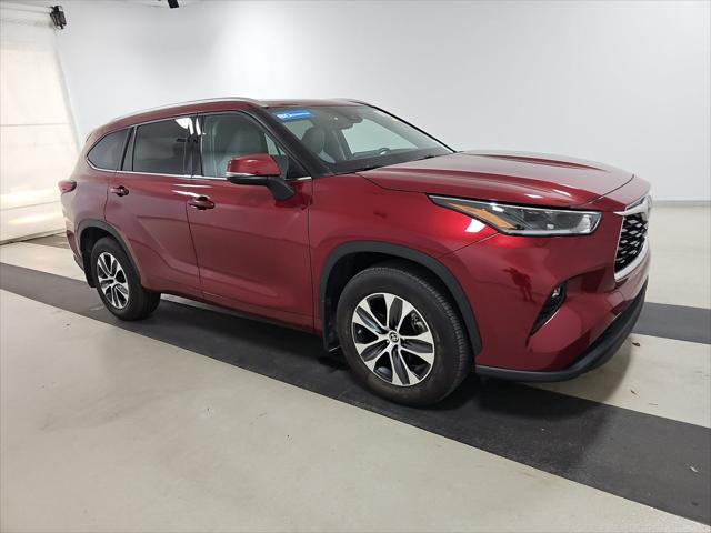 used 2021 Toyota Highlander car, priced at $39,599