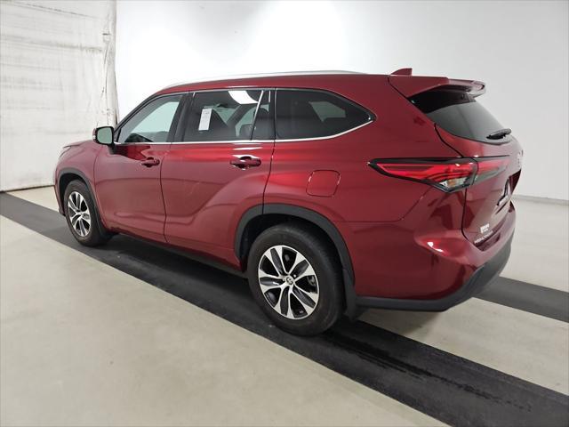 used 2021 Toyota Highlander car, priced at $39,599